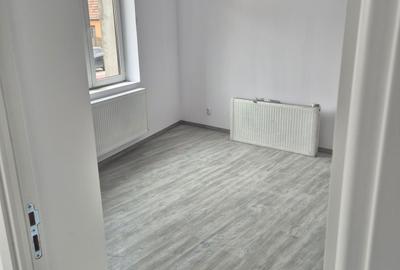 Spațiu comercial, de 65 mp, în Central - 7