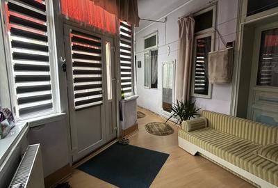 Casă cu 4 camere în Central