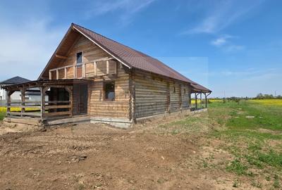 Casă individuală cu 4 camere cu Canalizare în Central - 1