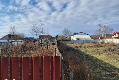 Teren de 933 mp, în Câmpineanca - 4