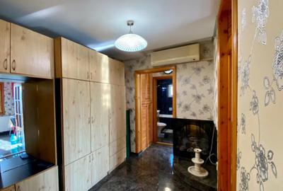 Apartament cu 2 camere decomandat, mobilat în Semicentral