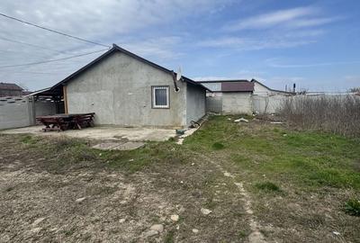 Casă cu 3 camere cu Teren 2400 Mp în Smeeni