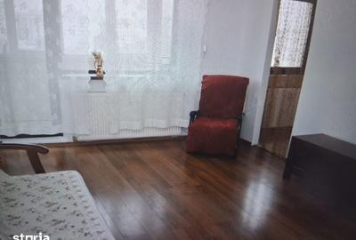 Garsonieră decomandată în Tei
