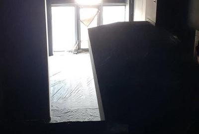 Spațiu comercial, de 246 mp, în Central - 4