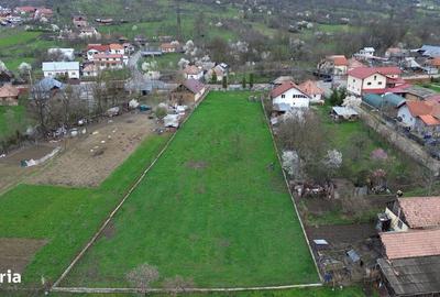 Teren de 2823 mp, în Sălătrucel - 1