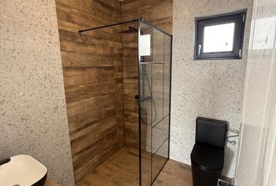 Casă cu 4 camere în Ișalnița