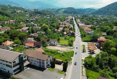 FILM!Punct de atractie:intravilan in vecinatatea Castelului Bran,utilitati,front