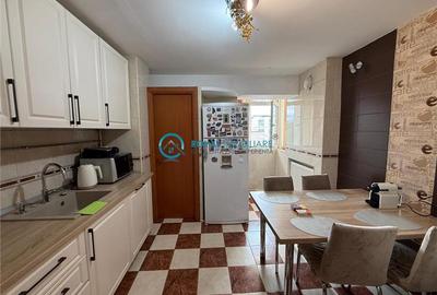 Apartament cu 4 camere decomandat în P-ța Mihai Viteazu - 12