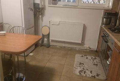 Apartament cu 2 camere semidecomandat în Calea București