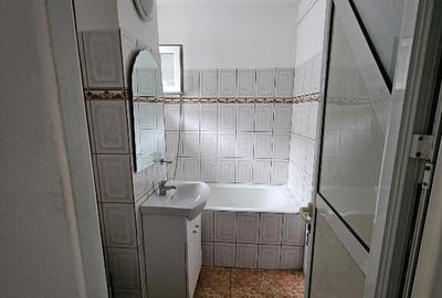 Inchiriez apartament