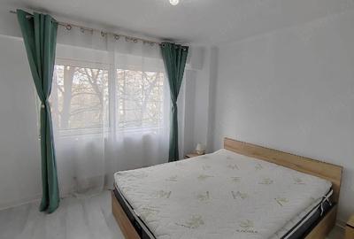 Apartament cu 3 camere decomandat în Circumvalațiunii