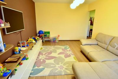 Apartament cu 3 camere decomandat, mobilat în Torontalului