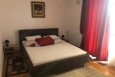 Proprietar, inchiriez apartament cu 3 camere, 2 bai, etaj I vila, str. Victor Hugo - 1
