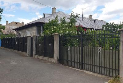 Casă individuală cu 3 camere cu Teren 1329 Mp în Jurilovca - 1