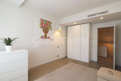 Apartament superb cu gradina | 2 garaje - 16