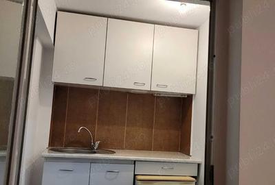 Garsonieră decomandată în Central