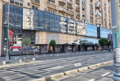 Spațiu comercial, de 220 mp, în P-ța Victoriei - 2