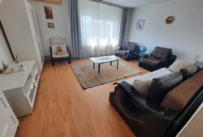 Apartament cu 3 camere decomandat în 13 Septembrie