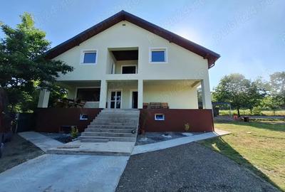 Casă cu 6 camere cu Teren 2900 Mp în Șiștarovăț - 4