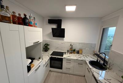 Apartament cu 2 camere decomandat în Aeroport