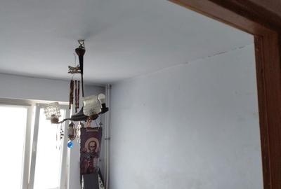 Apartament cu 3 camere semidecomandat în Drumul Taberei - 3