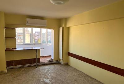 Apartament cu 2 camere semidecomandat în Tineretului
