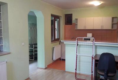 Garsonieră decomandată în Central