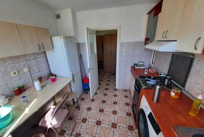 Apartament cu 3 camere decomandat, mobilat în Alexandru cel Bun - 1