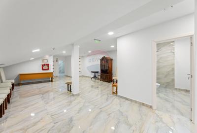 Spatiu comercial de inchiriat la mansarda - 2