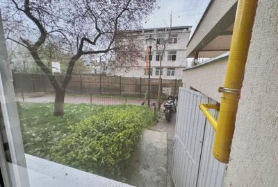 Apartament cu 3 camere decomandat în Berceni - 9