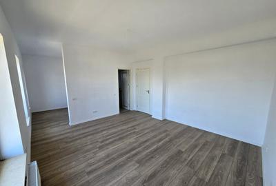 Casa langa padure cu curte generoasa 704 mp - 3