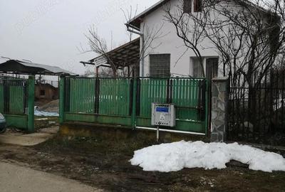 Casă cu 5 camere cu Teren 2500 Mp în Plopeni - 8