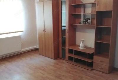 DE VANZARE: Apartament + Spatiu Comercial cart 1 Mai - 2