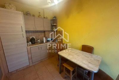 Apartament cu 3 camere decomandat în Cetate