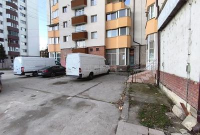 Spațiu comercial, de 63 mp, în Central - 7