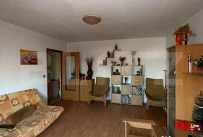 Apartament cu 2 camere semidecomandat în Micro 4 - 1