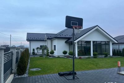 Casă cu 4 camere cu Teren 750 Mp în Central - 3