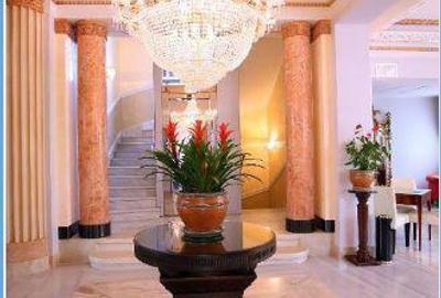 Spațiu comercial, de 2,000 mp, în Central - 3