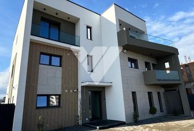 Apartament de lux 115 mp utili 4 camere 4 bai curte privata 200 mp - 1