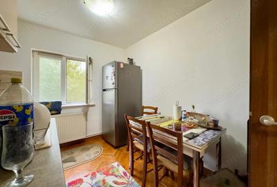 La etajul 1, decomandat si dotat cu centrala termica proprie. Zona Soarelui ! - 8