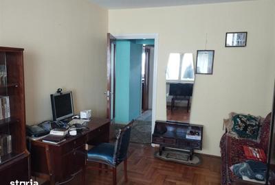 Apartament cu 3 camere decomandat în Berești - 5