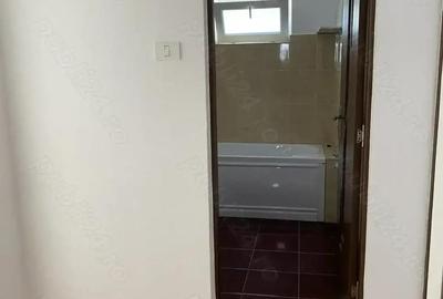 Zona Lipovei, Casa parter, 4 camere, 2 bai, 2 bucatarii, chirie 1000 euro pe luna - 20