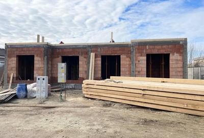 Duplex cu 4 camere cu Canalizare în Moșnița Nouă - 13