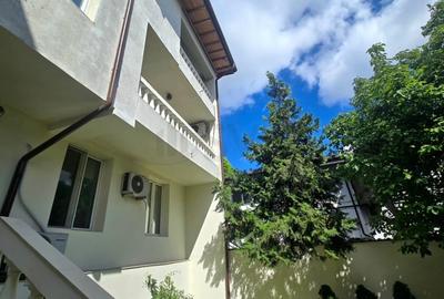 Casă individuală cu 10 camere cu Canalizare în Parcul Carol