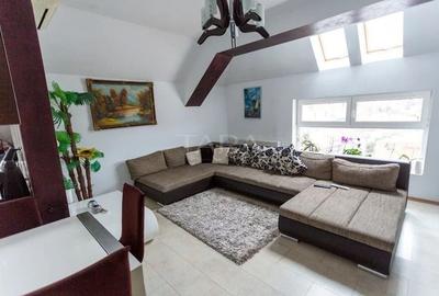 Apartament cu 4 camere decomandat, mobilat în Central