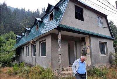 Casă cu Teren 552 Mp în Băiuț - 1