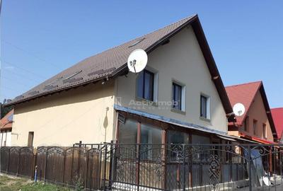 Casă cu 10 camere cu Teren 50 Mp în Dârste - 2