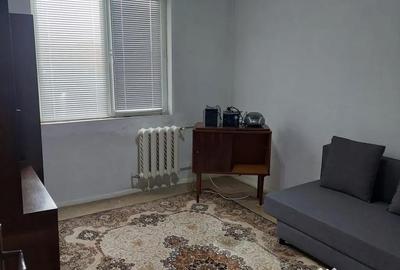 Apartament cu 3 camere decomandat în Rahova - 1