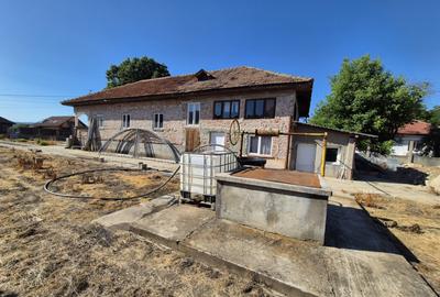 Casa cu teren impresionant in Targu Jiu - 1