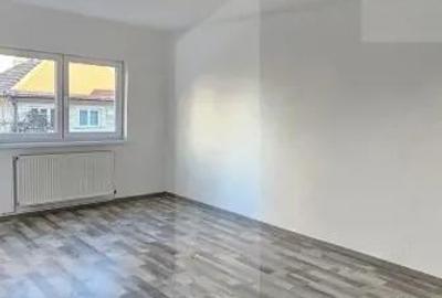 Apartament 3 camere, 2 bai complet renovat, etaj 1, semicentral - 1